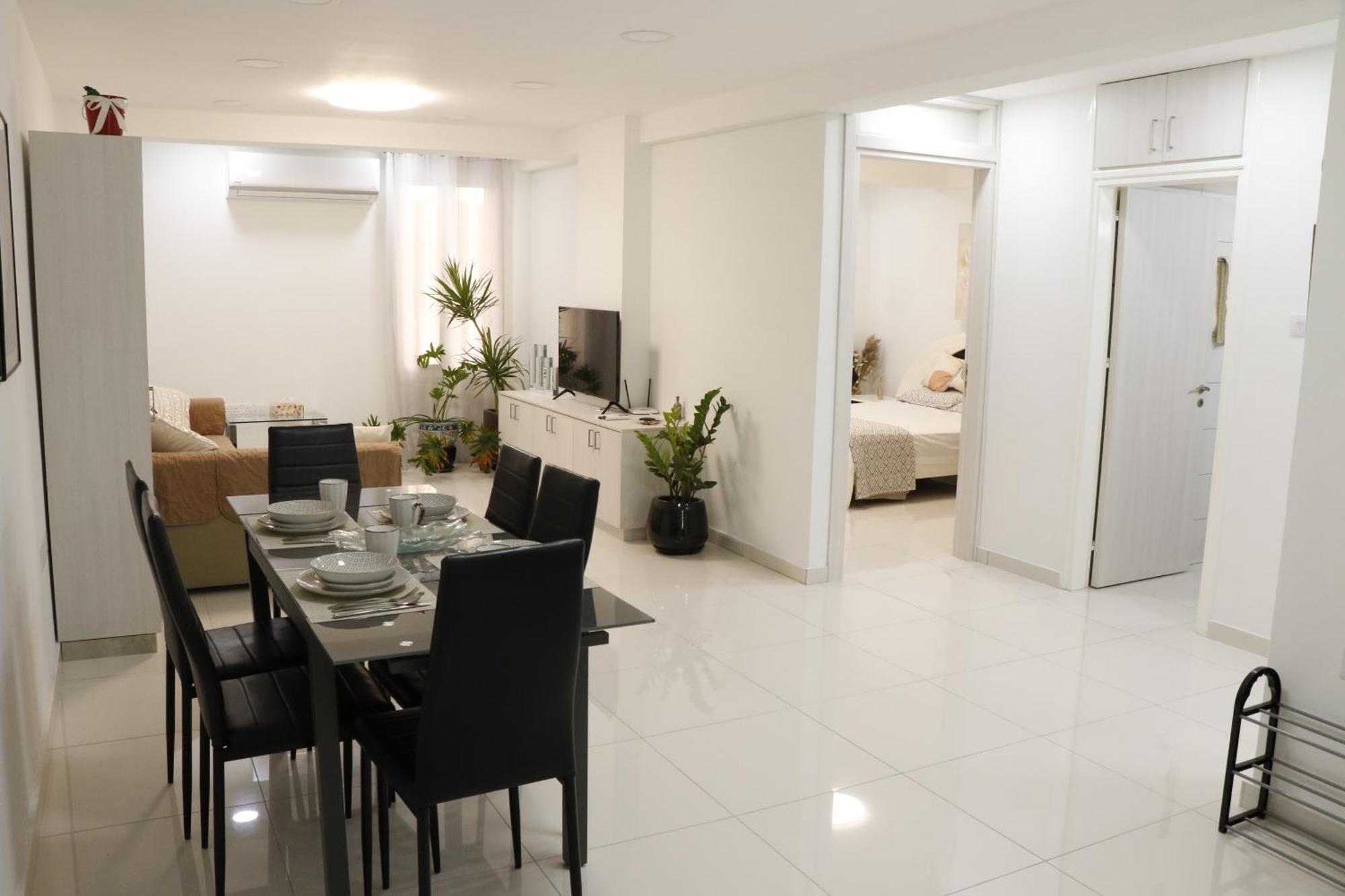 Spacious Apartment, Near Pinikoudes Larnaca