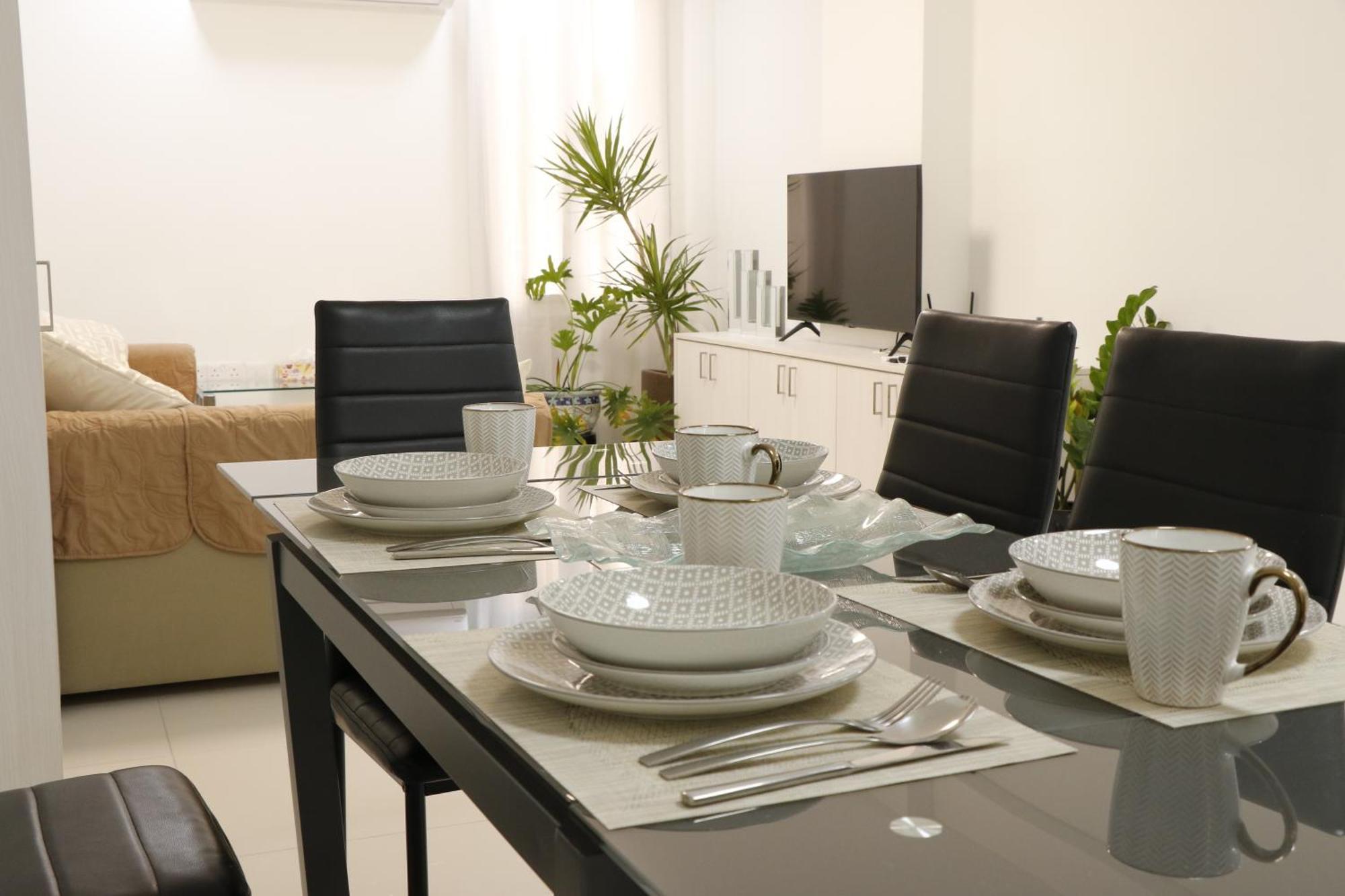 Spacious Apartment, Near Pinikoudes *