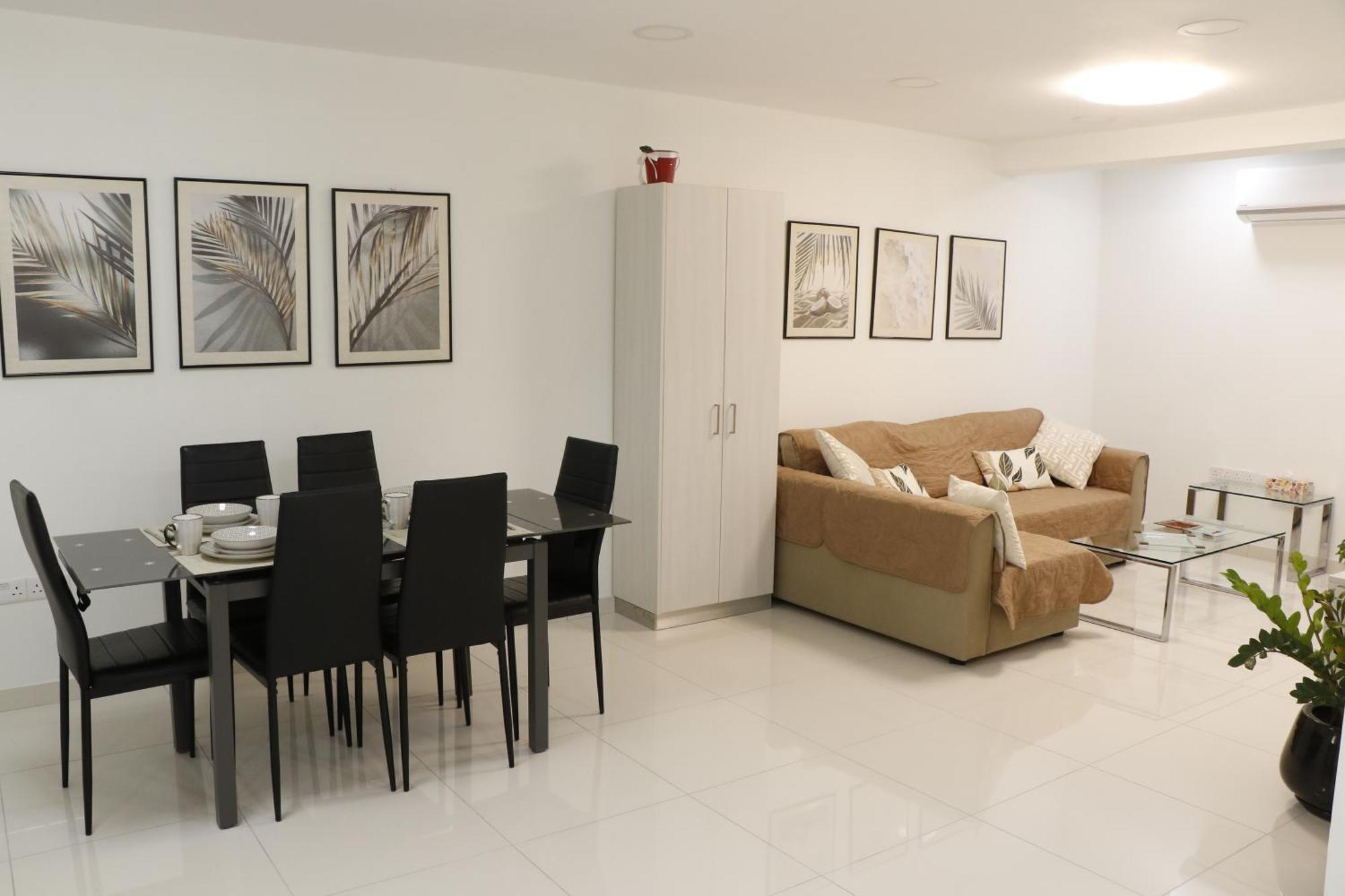 Apartment Spacious Apartment, Near Pinikoudes