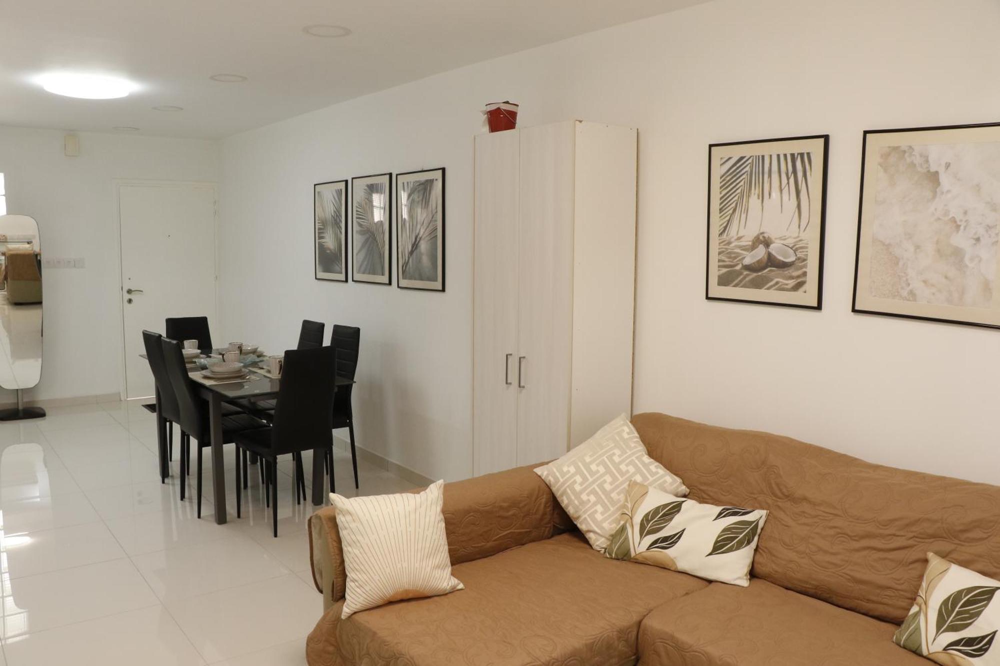 Spacious Apartment, Near Pinikoudes Larnaca