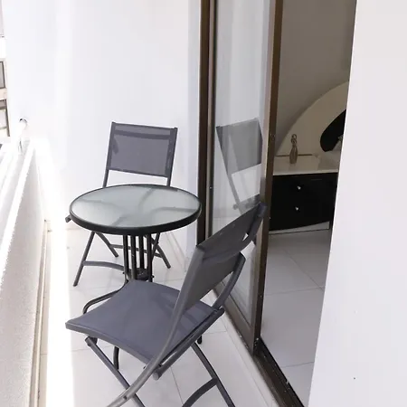Spacious Apartment, Near Pinikoudes Beach Larnaca Exterior photo