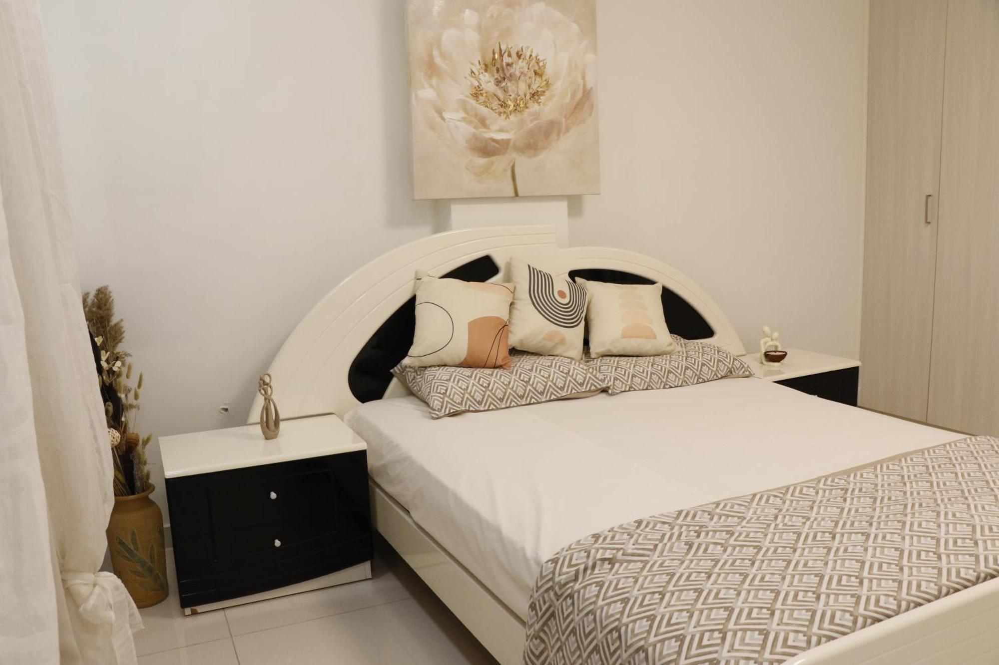 Spacious Apartment, Near Pinikoudes Lárnaka