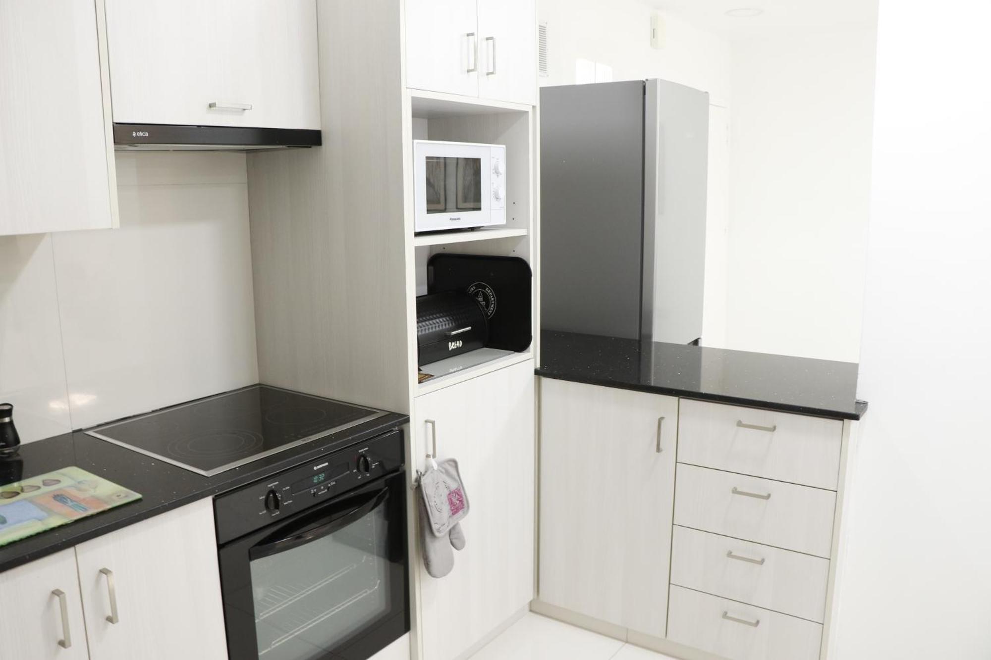 Spacious Apartment, Near Pinikoudes